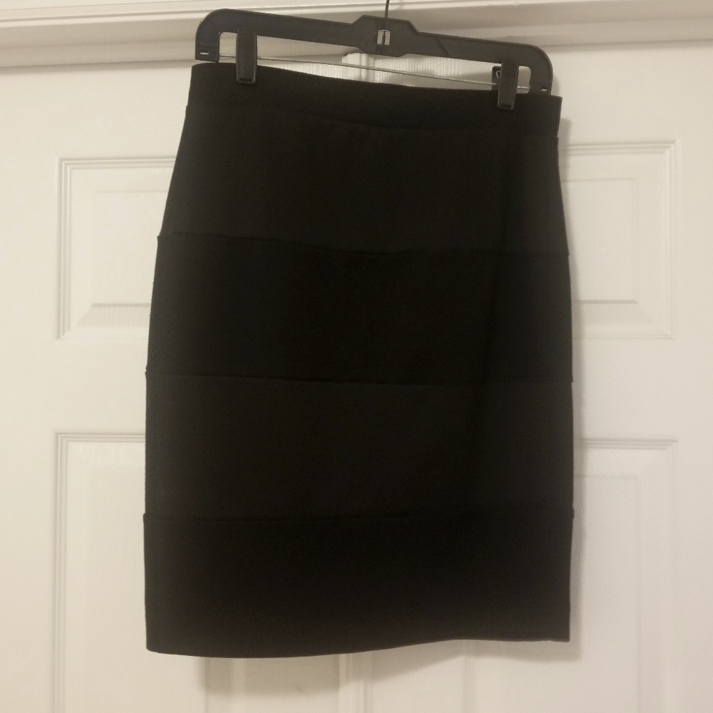 Elle Short Black Skirt